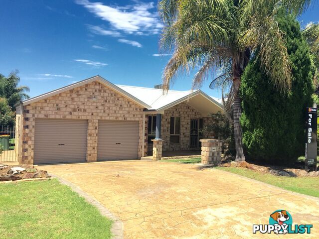 15 Fairbairn Street GLENROY NSW 2640