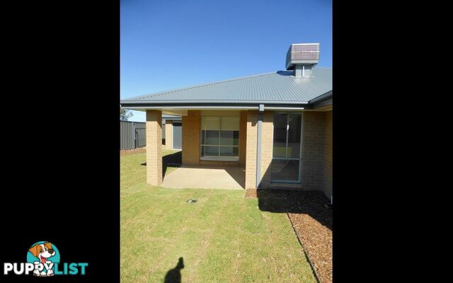 21 Pioneer Place THURGOONA NSW 2640