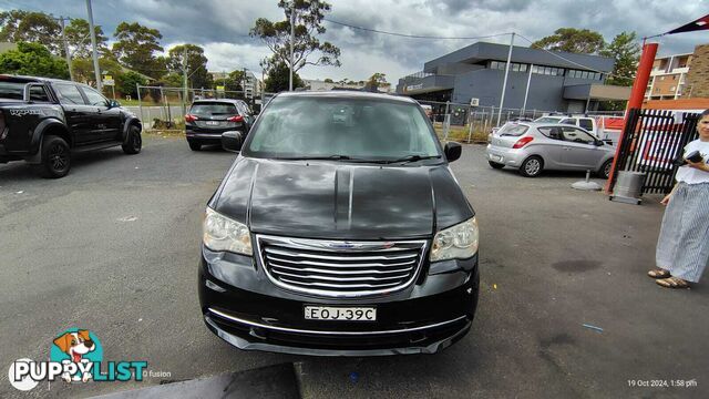 7 Seater People Mover 2014 Chrysler Grand Voyager