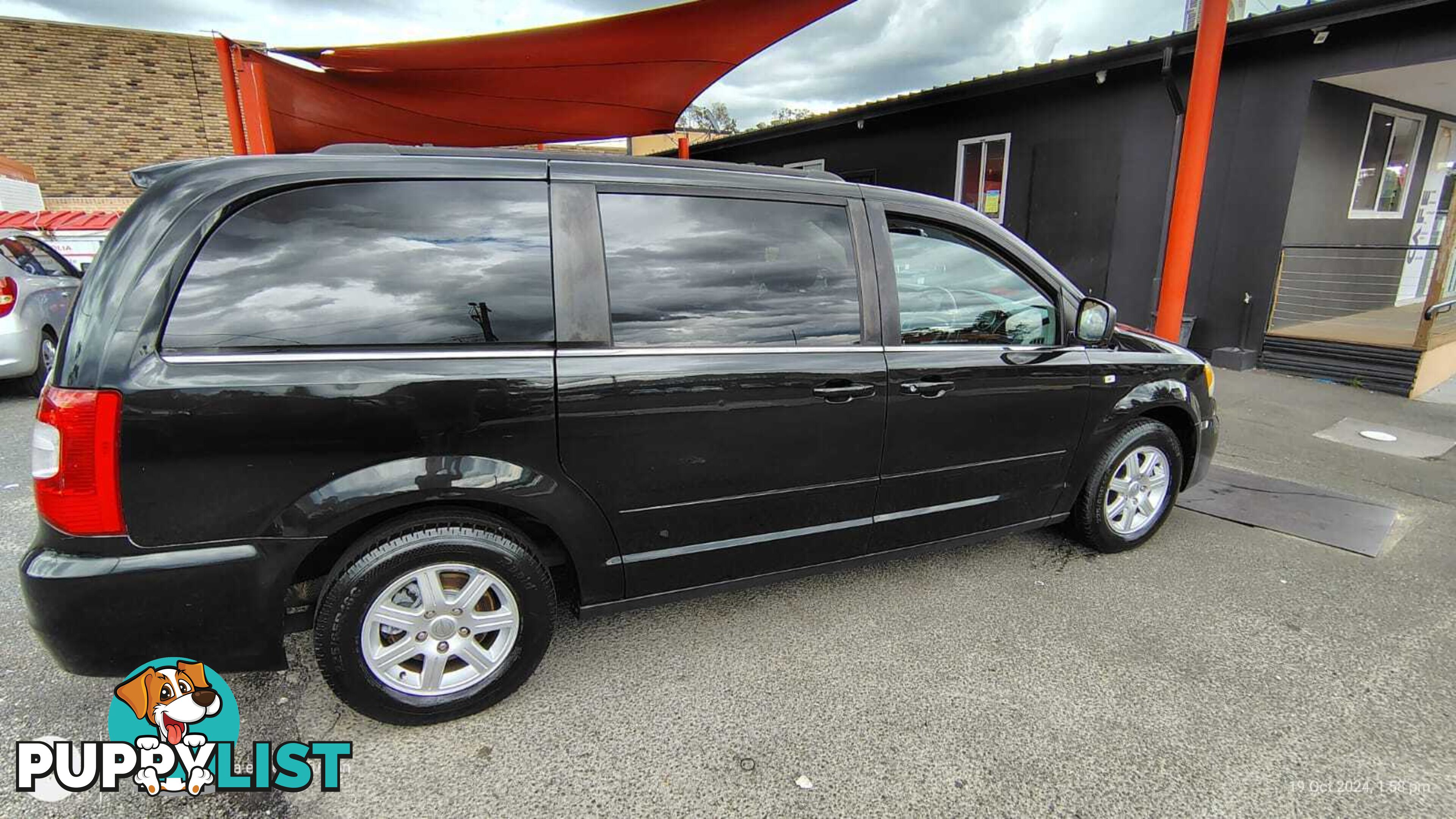 7 Seater People Mover 2014 Chrysler Grand Voyager