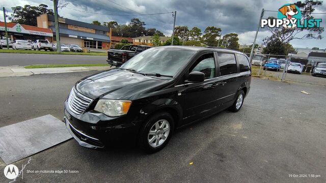 7 Seater People Mover 2014 Chrysler Grand Voyager