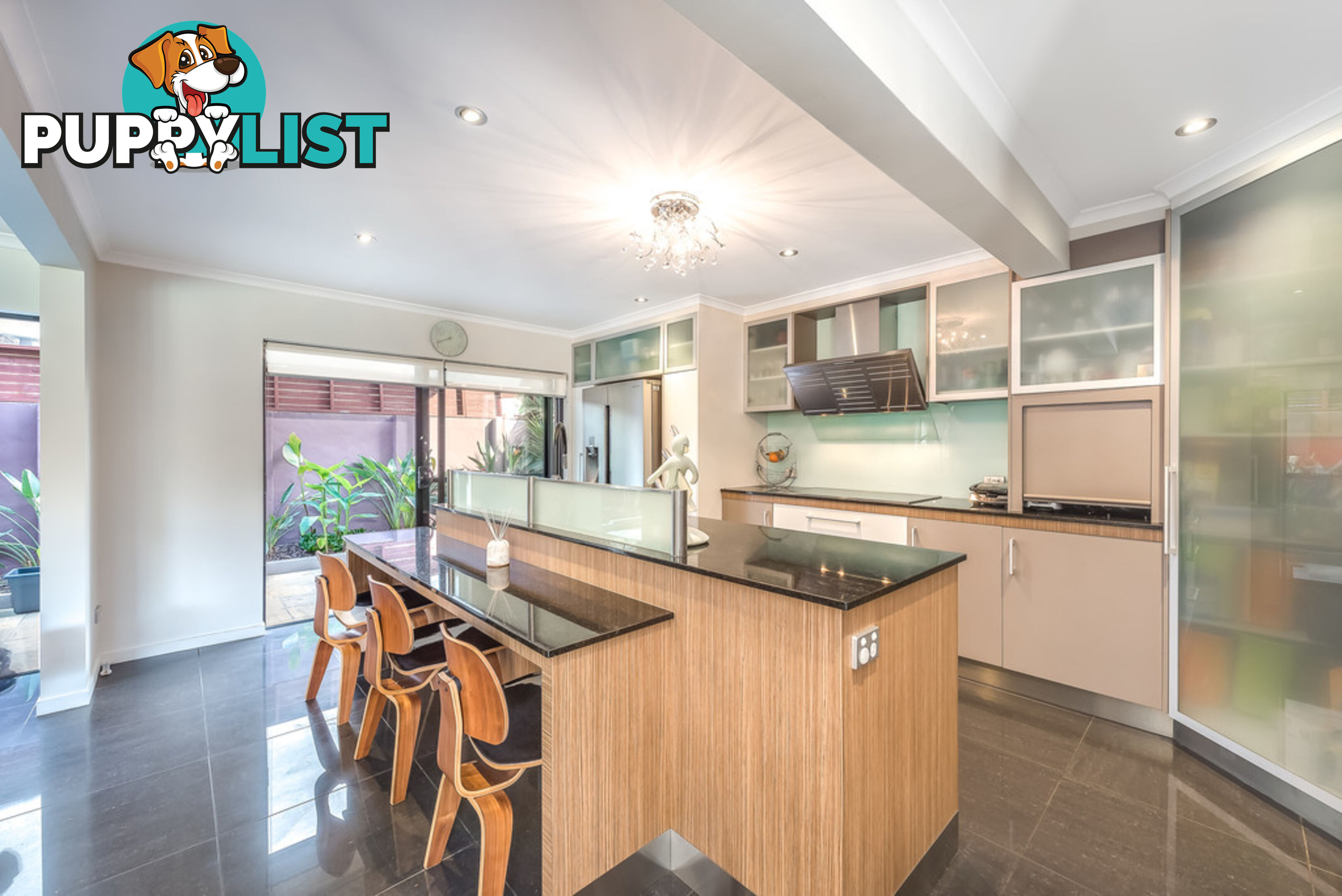 12 Medland Court SORRENTO QLD 4217