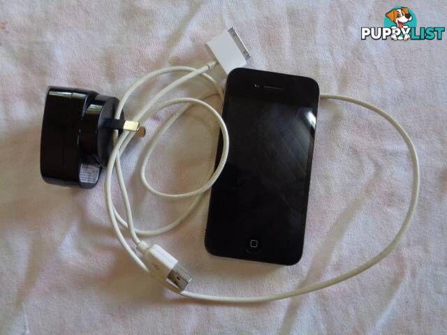 Iphone 4 cable and adapter all in good condition