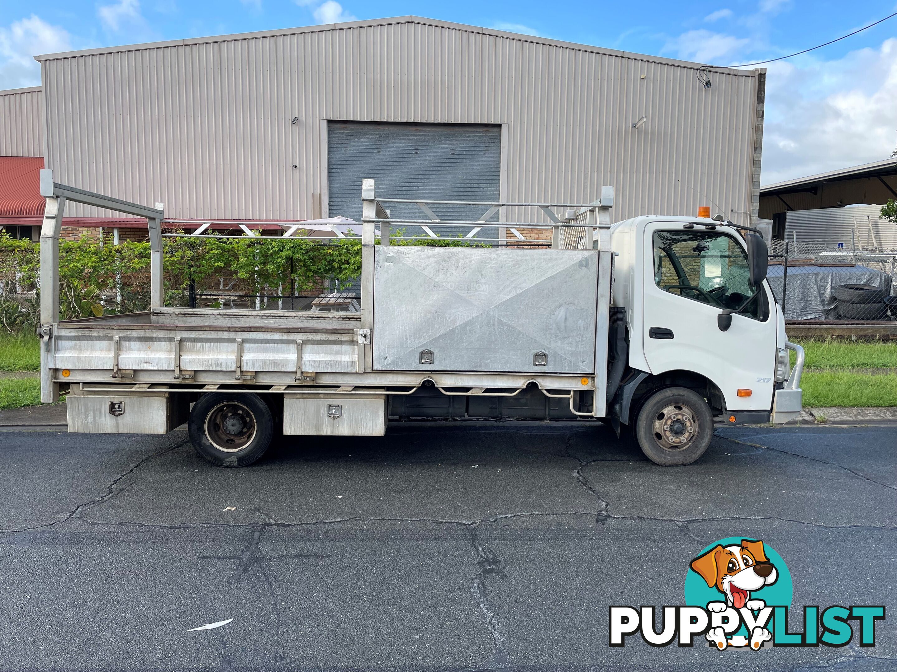 2013 Hino 300 Series Tray Truck with toolboxes