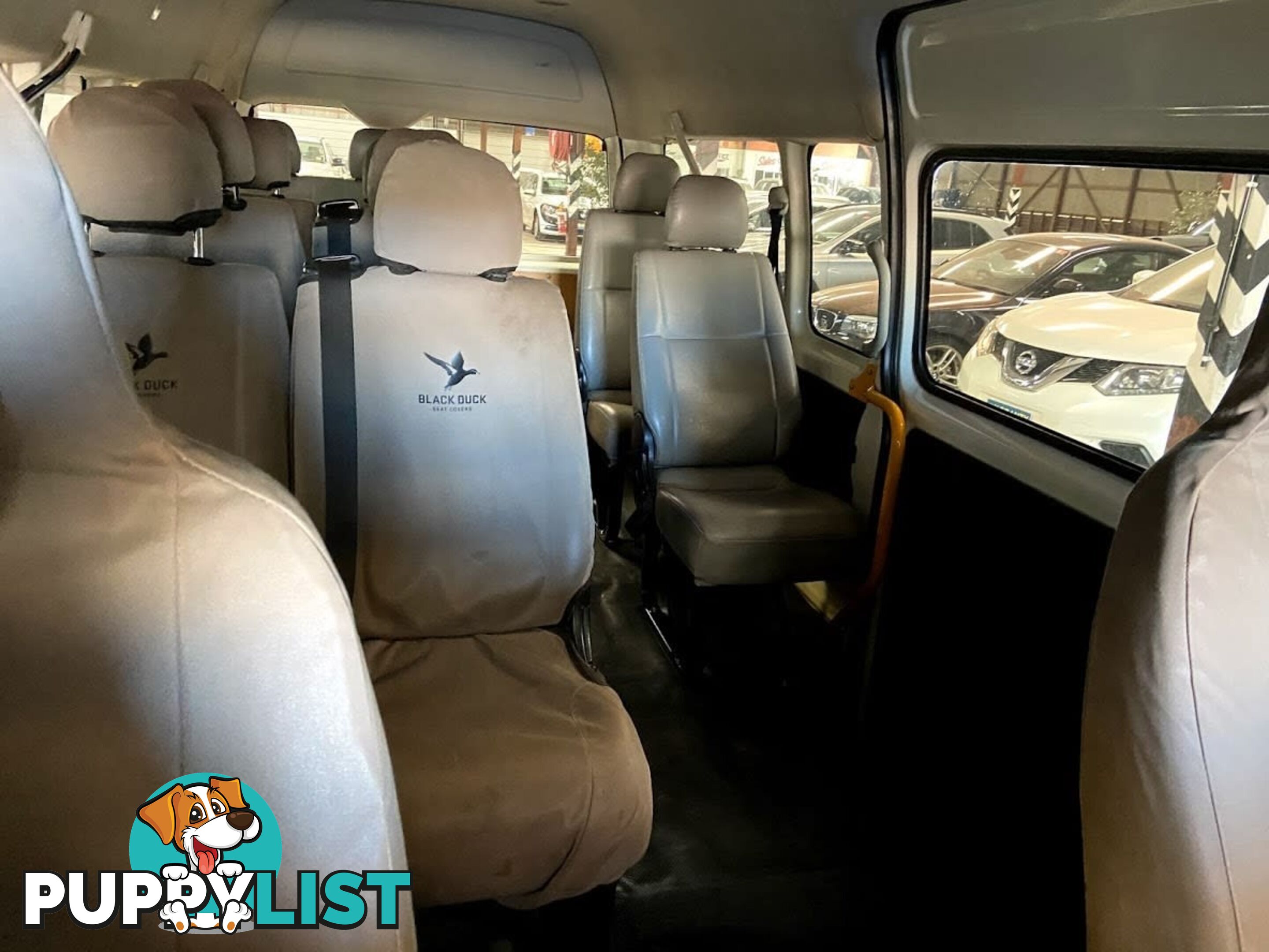 2015 TOYOTA HIACE COMMUTER TRH223R MY15 BUS