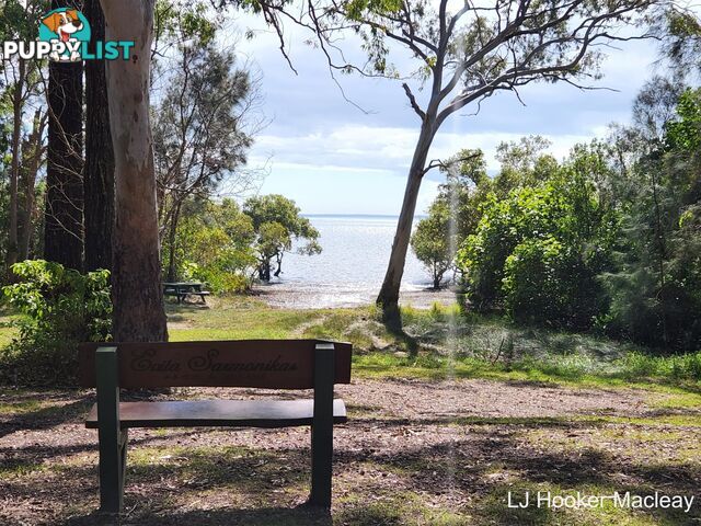 8-10 Blue Bay Crescent MACLEAY ISLAND QLD 4184