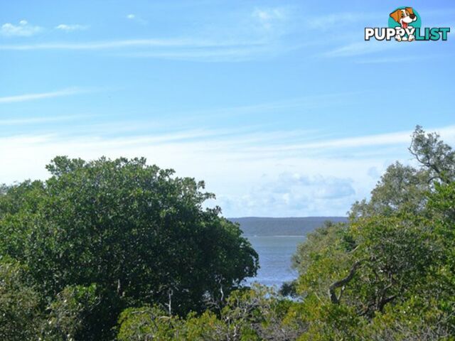 9 Boat Harbour Avenue MACLEAY ISLAND QLD 4184