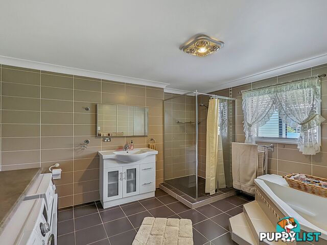 130-132 LUCAS dr LAMB ISLAND QLD 4184