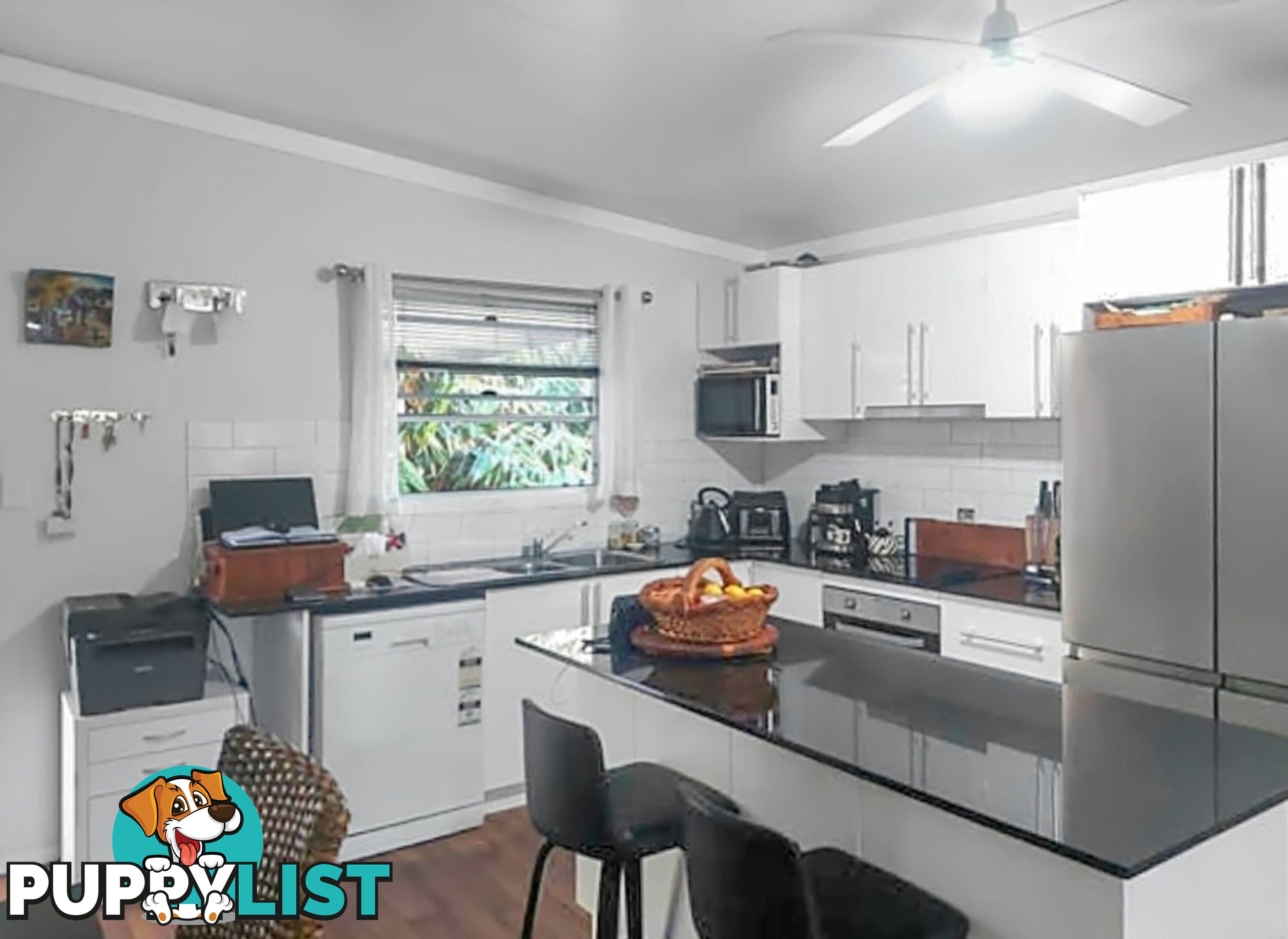 60 Eastbourne Terrace MACLEAY ISLAND QLD 4184