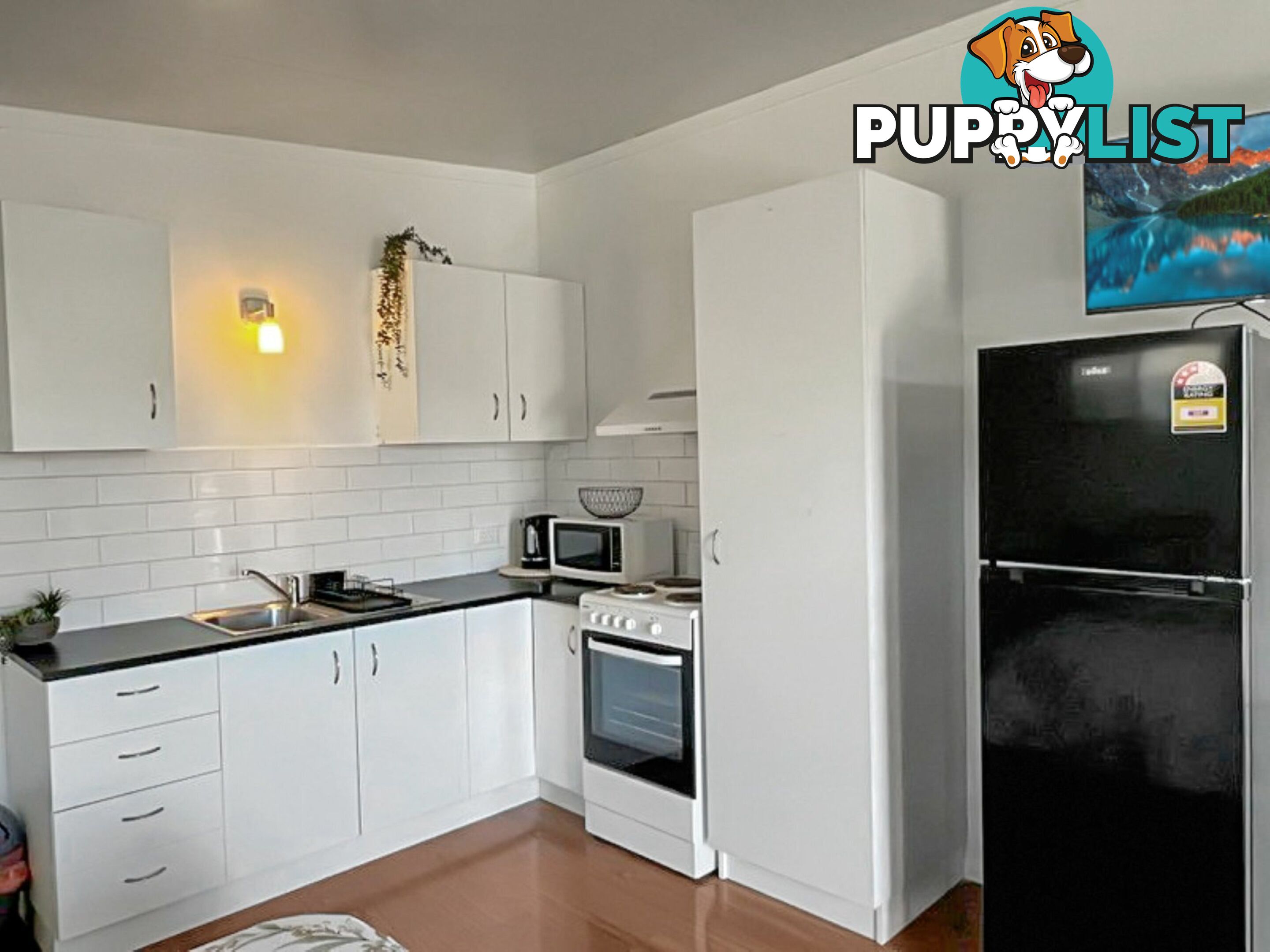 60 Eastbourne Terrace MACLEAY ISLAND QLD 4184
