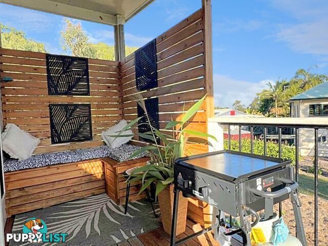 60 Eastbourne Terrace MACLEAY ISLAND QLD 4184