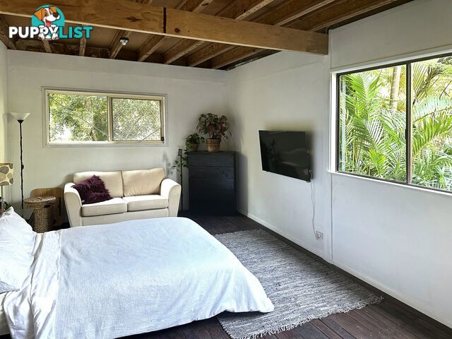 18 George Street MACLEAY ISLAND QLD 4184