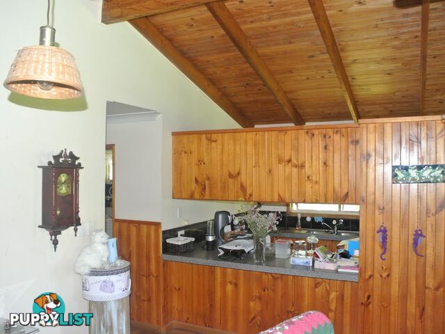 5 Frenchem Tce MACLEAY ISLAND QLD 4184