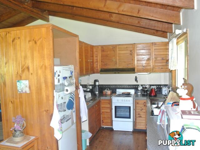 5 Frenchem Tce MACLEAY ISLAND QLD 4184