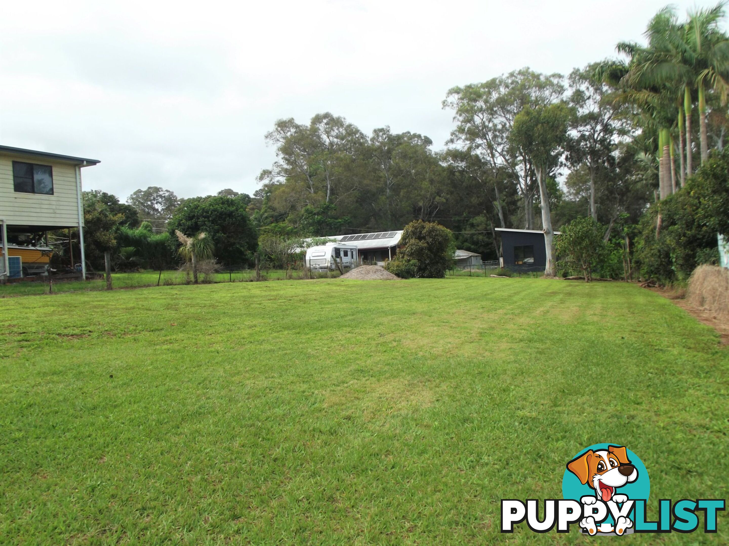 8 Eastbourne Terrace MACLEAY ISLAND QLD 4184