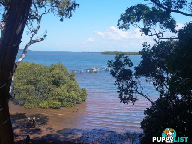 104 Western Road MACLEAY ISLAND QLD 4184