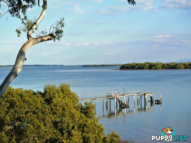 104 Western Road MACLEAY ISLAND QLD 4184