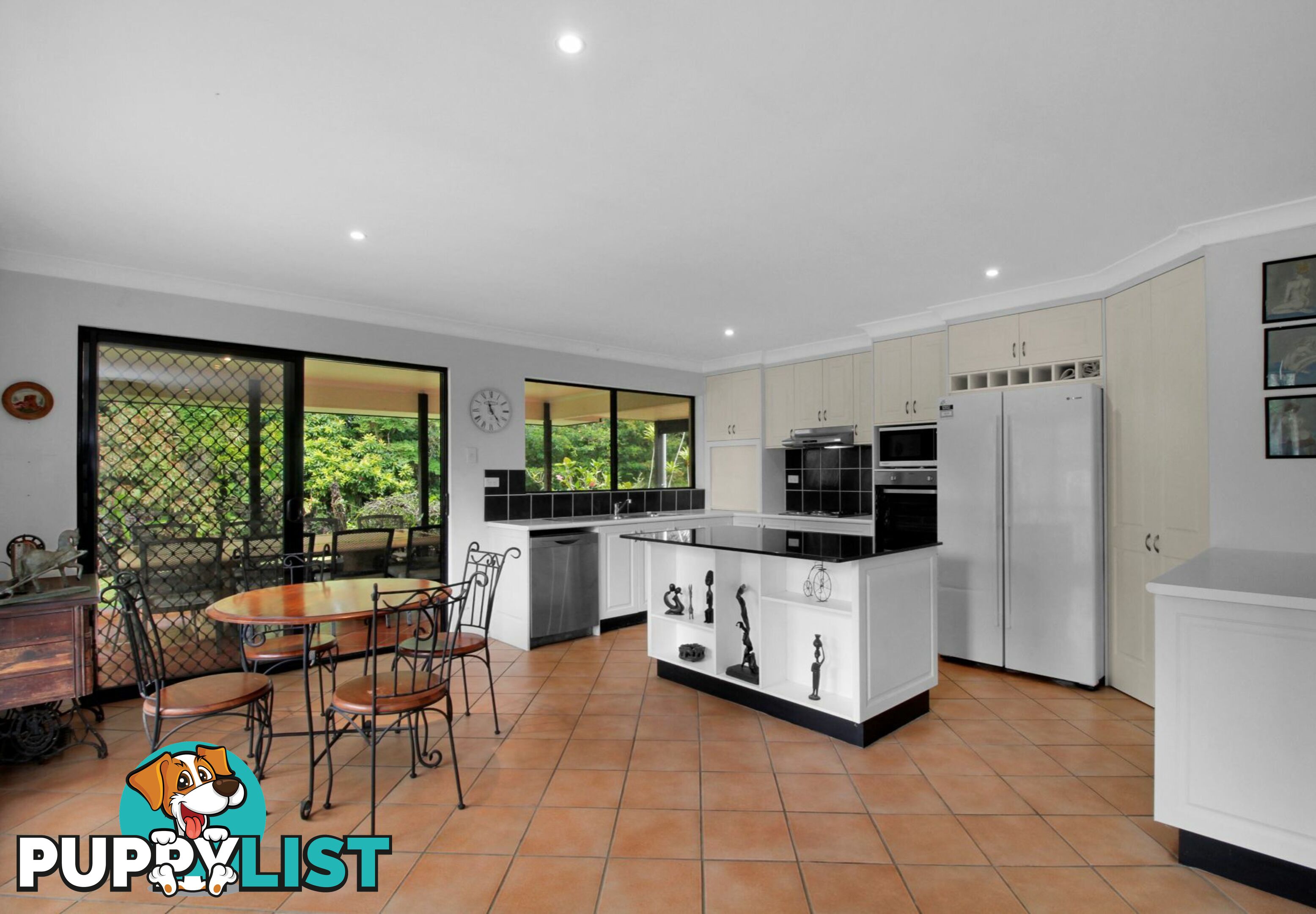 24 - 26 Mango Crescent MACLEAY ISLAND QLD 4184