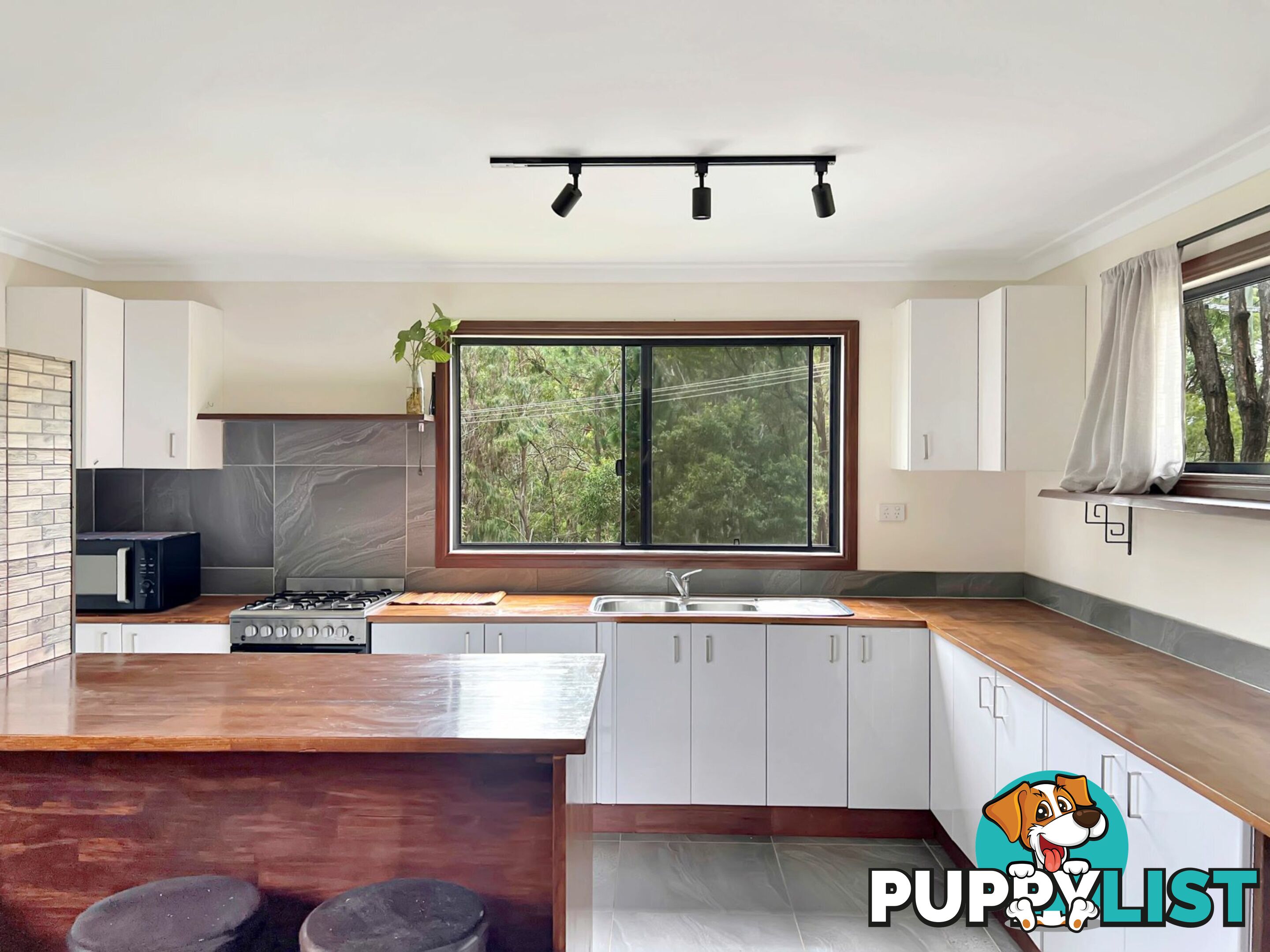 2 Granadilla Street MACLEAY ISLAND QLD 4184