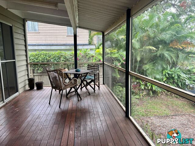 30 BLUE BAY CRESCENT MACLEAY ISLAND QLD 4184