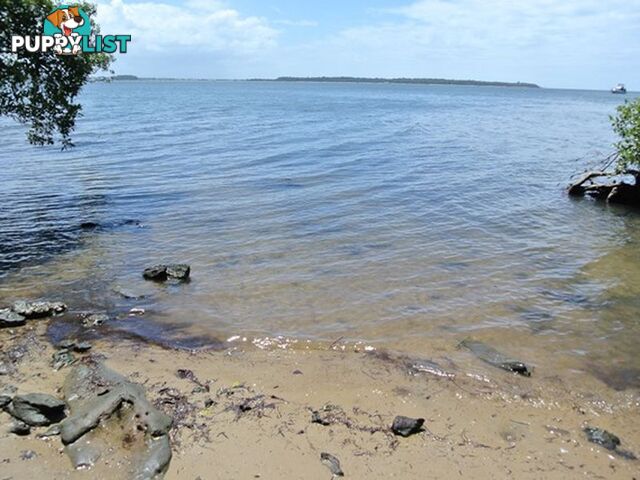 18 Coast Rd MACLEAY ISLAND QLD 4184