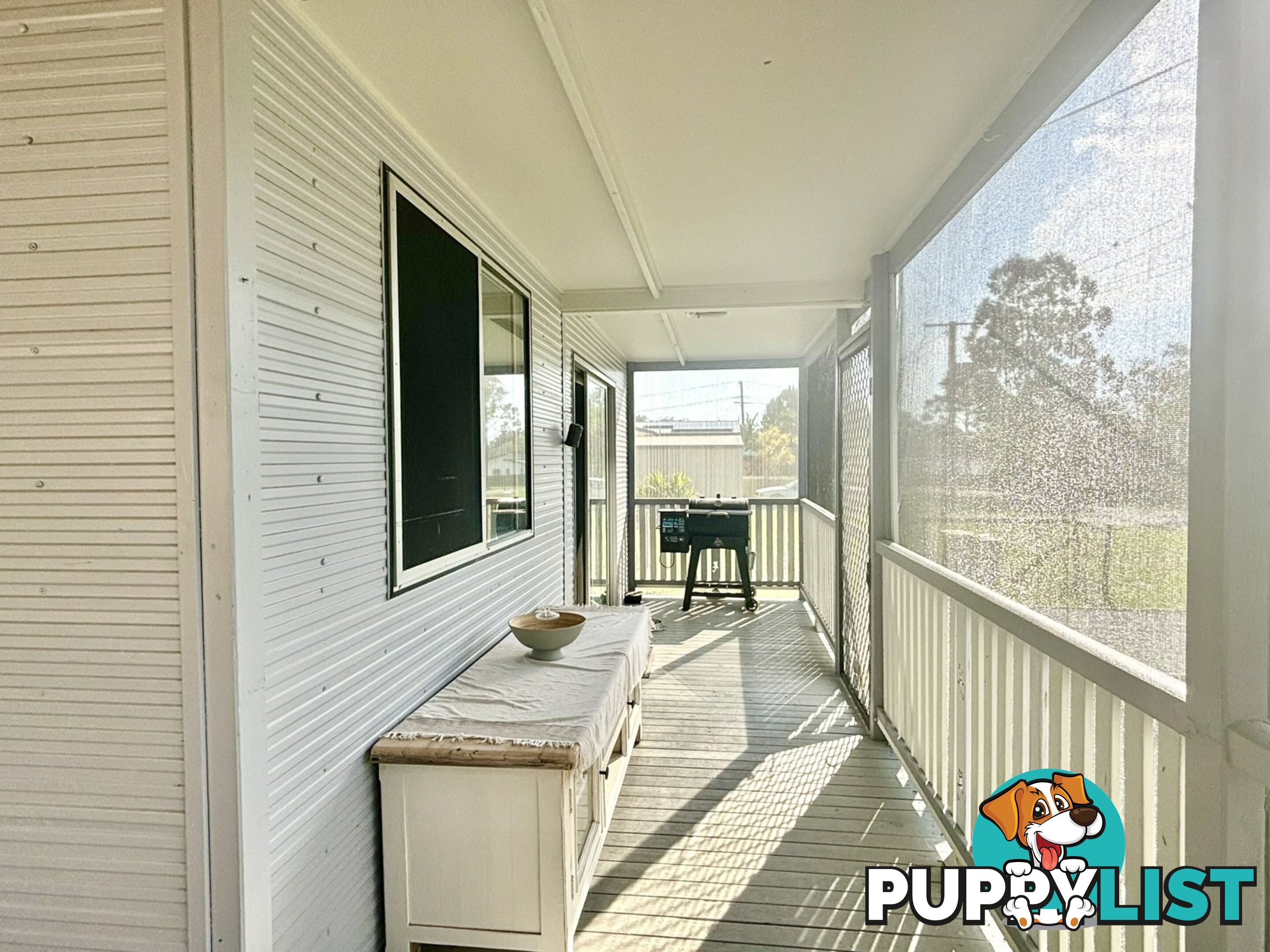 8 Glen Street MACLEAY ISLAND QLD 4184