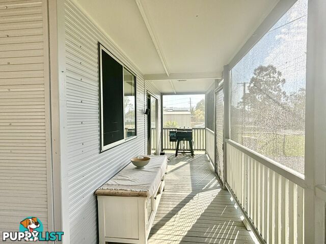 8 Glen Street MACLEAY ISLAND QLD 4184