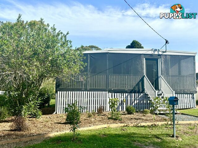 8 Glen Street MACLEAY ISLAND QLD 4184