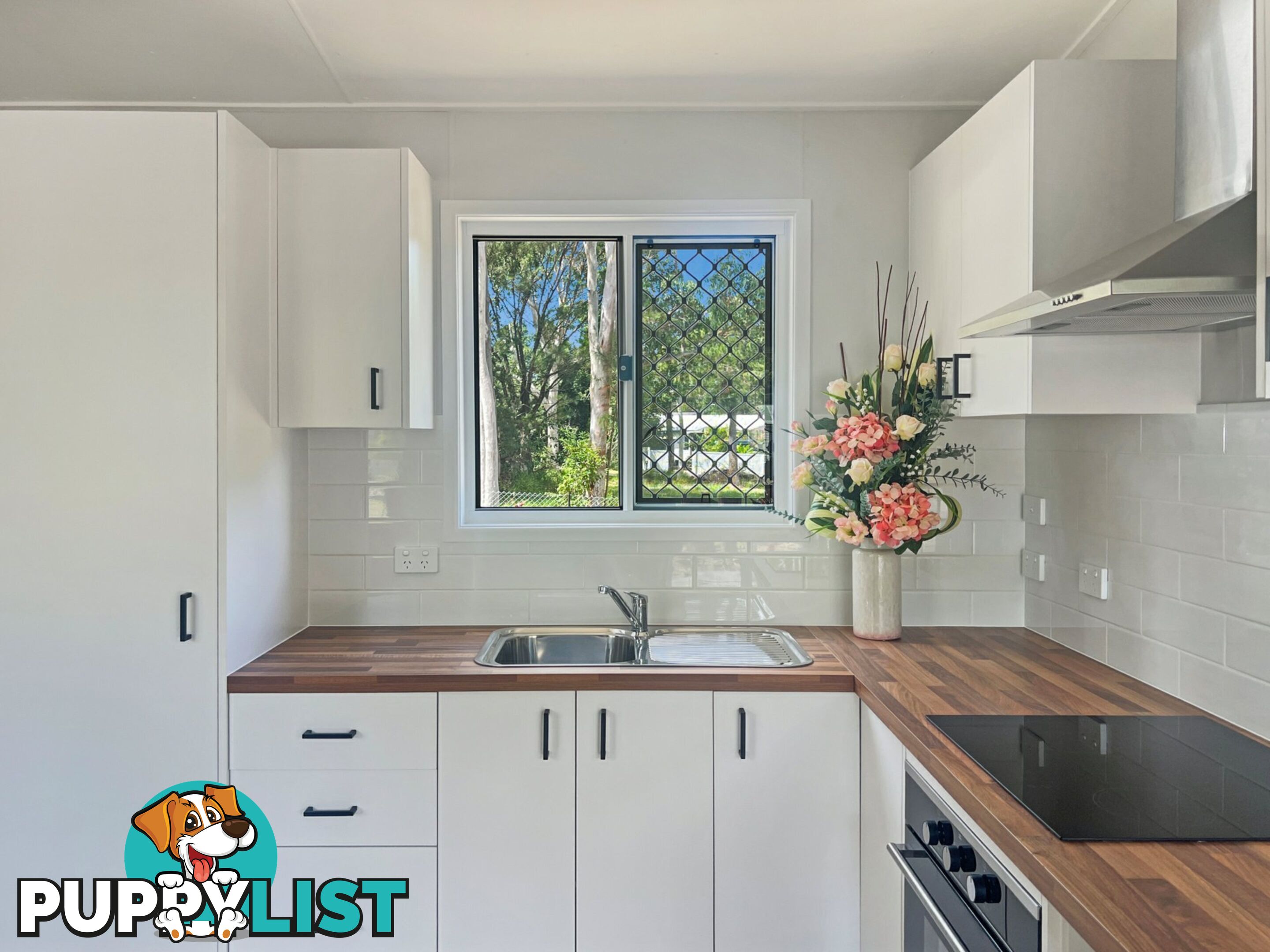 12 Heron Street MACLEAY ISLAND QLD 4184
