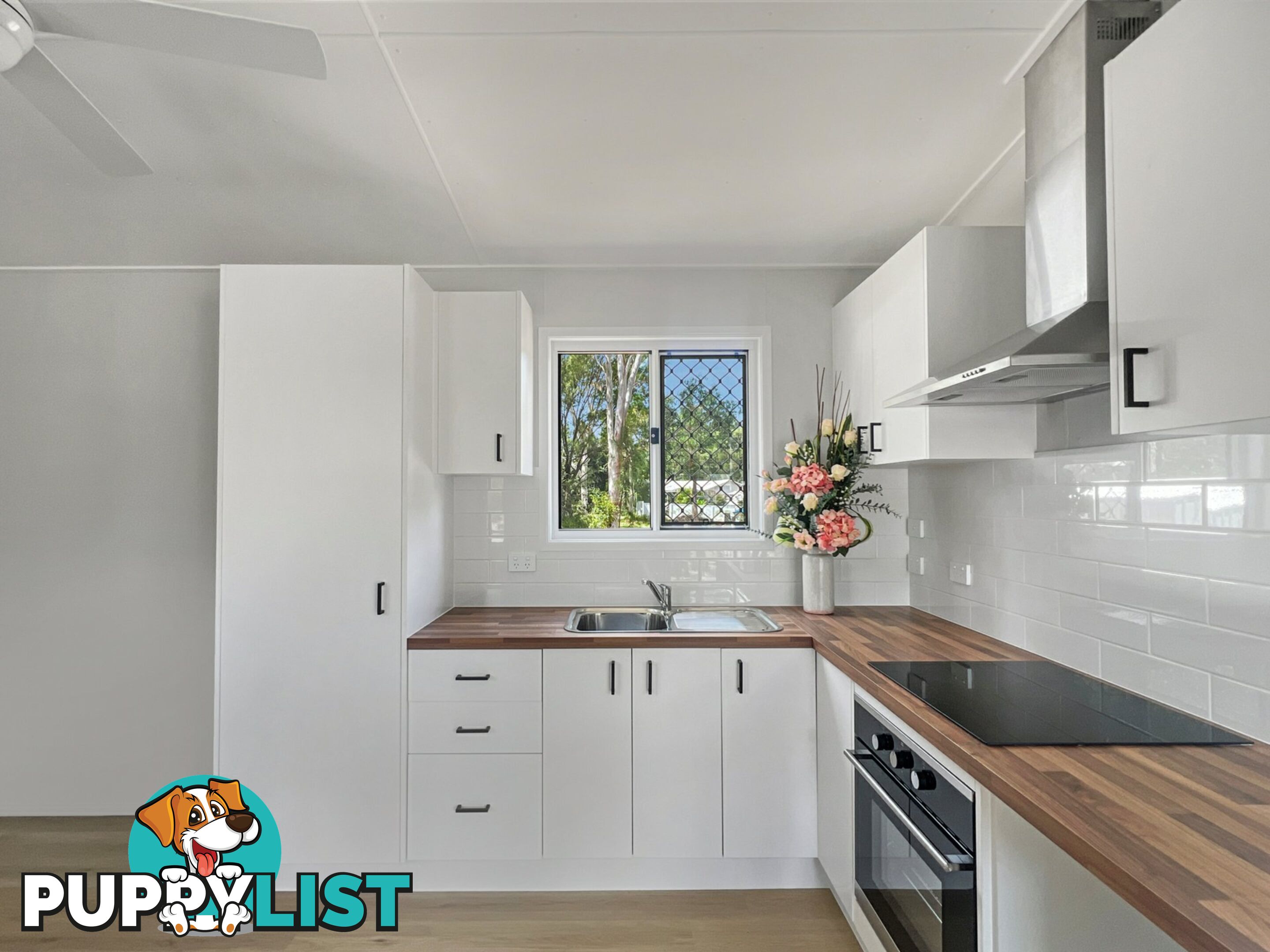 12 Heron Street MACLEAY ISLAND QLD 4184