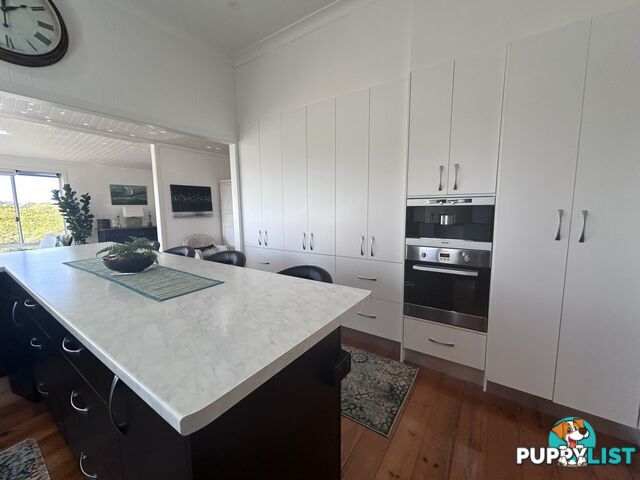 9 Boat Harbour Avenue MACLEAY ISLAND QLD 4184