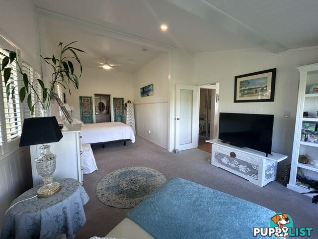 9 Boat Harbour Avenue MACLEAY ISLAND QLD 4184