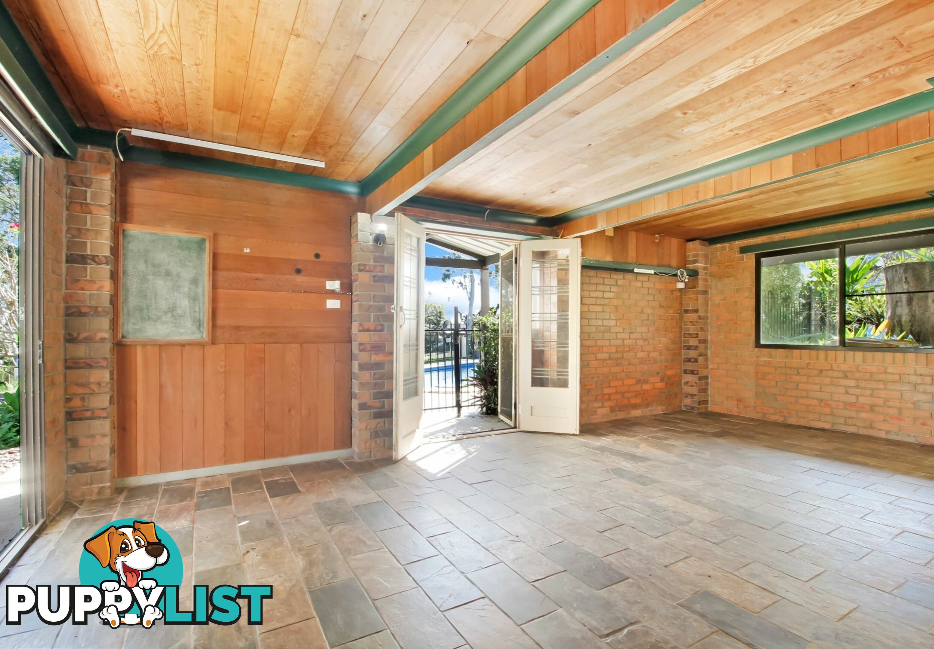 8-10 Cliff Terrace MACLEAY ISLAND QLD 4184