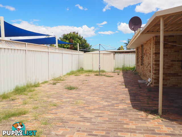 30 Lakeside Dr Thornlie WA 6108