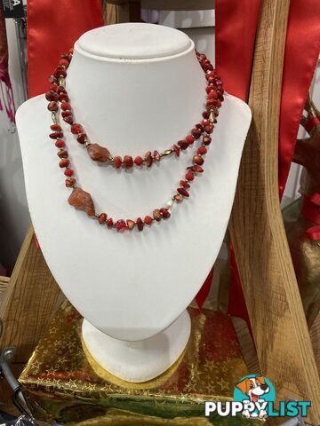 Necklace long red stone and gold beads