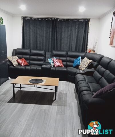 Leather look theatre lounge near new