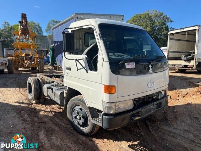 2000 TOYOTA DYNA 2184 JTFNY037604000026