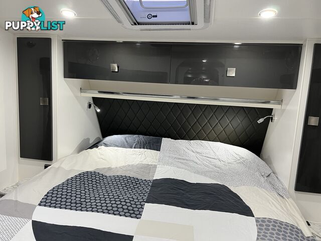 2018 Vacationer Escape