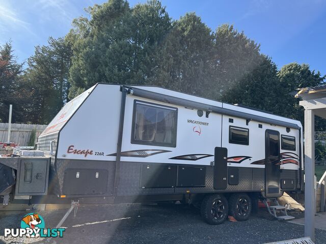 2018 Vacationer Escape