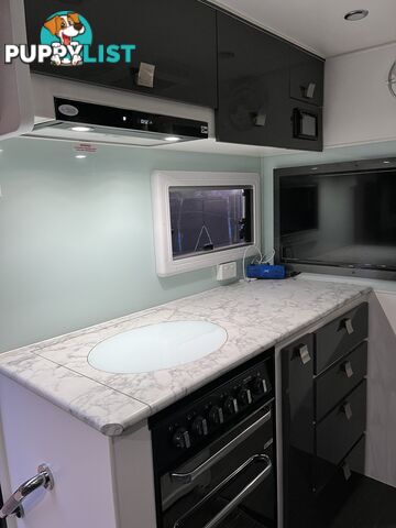 2018 Vacationer Escape