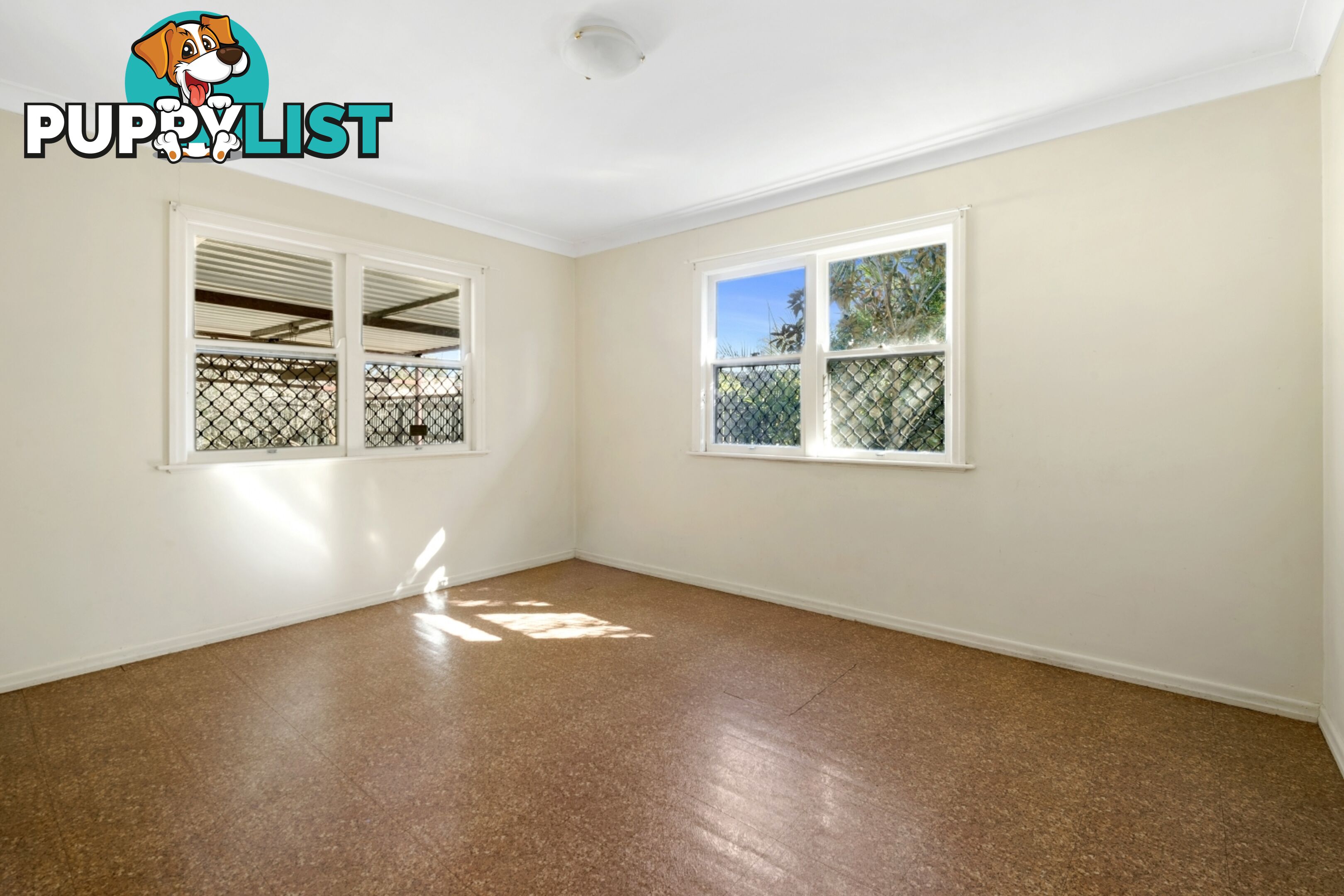 32 Charlotte Street NEWTOWN QLD 4350