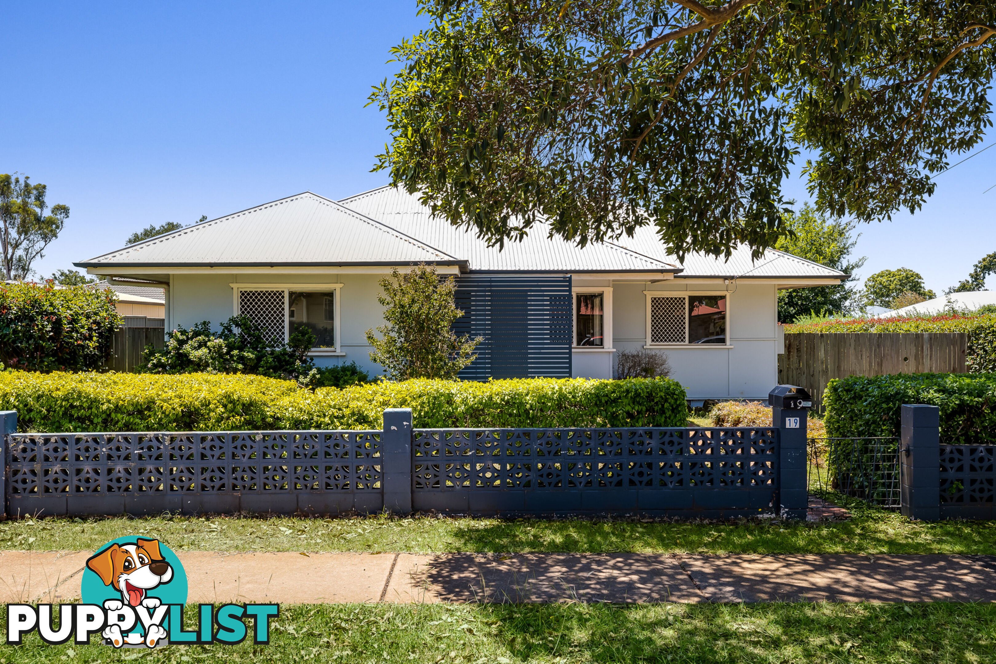 19 Warwick Street HARRISTOWN QLD 4350