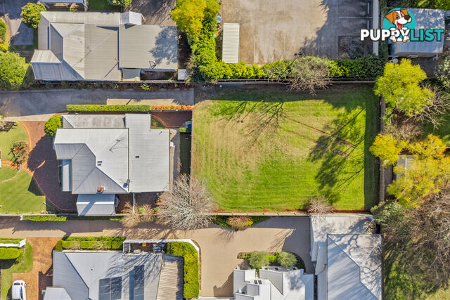77A Bridge Street MOUNT LOFTY QLD 4350