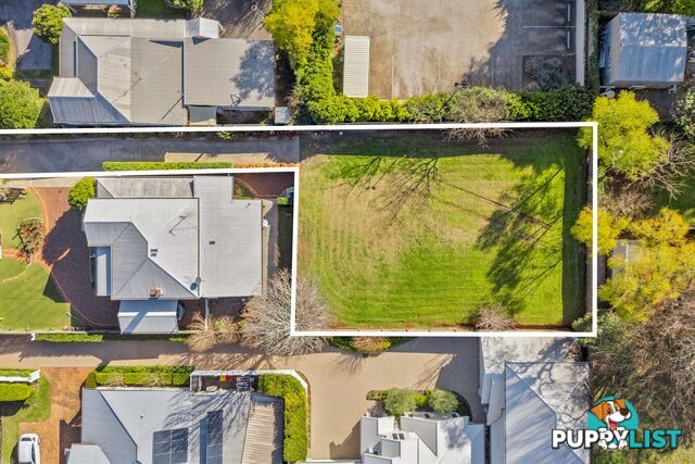 77A Bridge Street MOUNT LOFTY QLD 4350