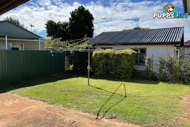 299 South Street HARRISTOWN QLD 4350