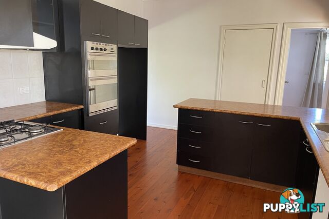 299 South Street HARRISTOWN QLD 4350