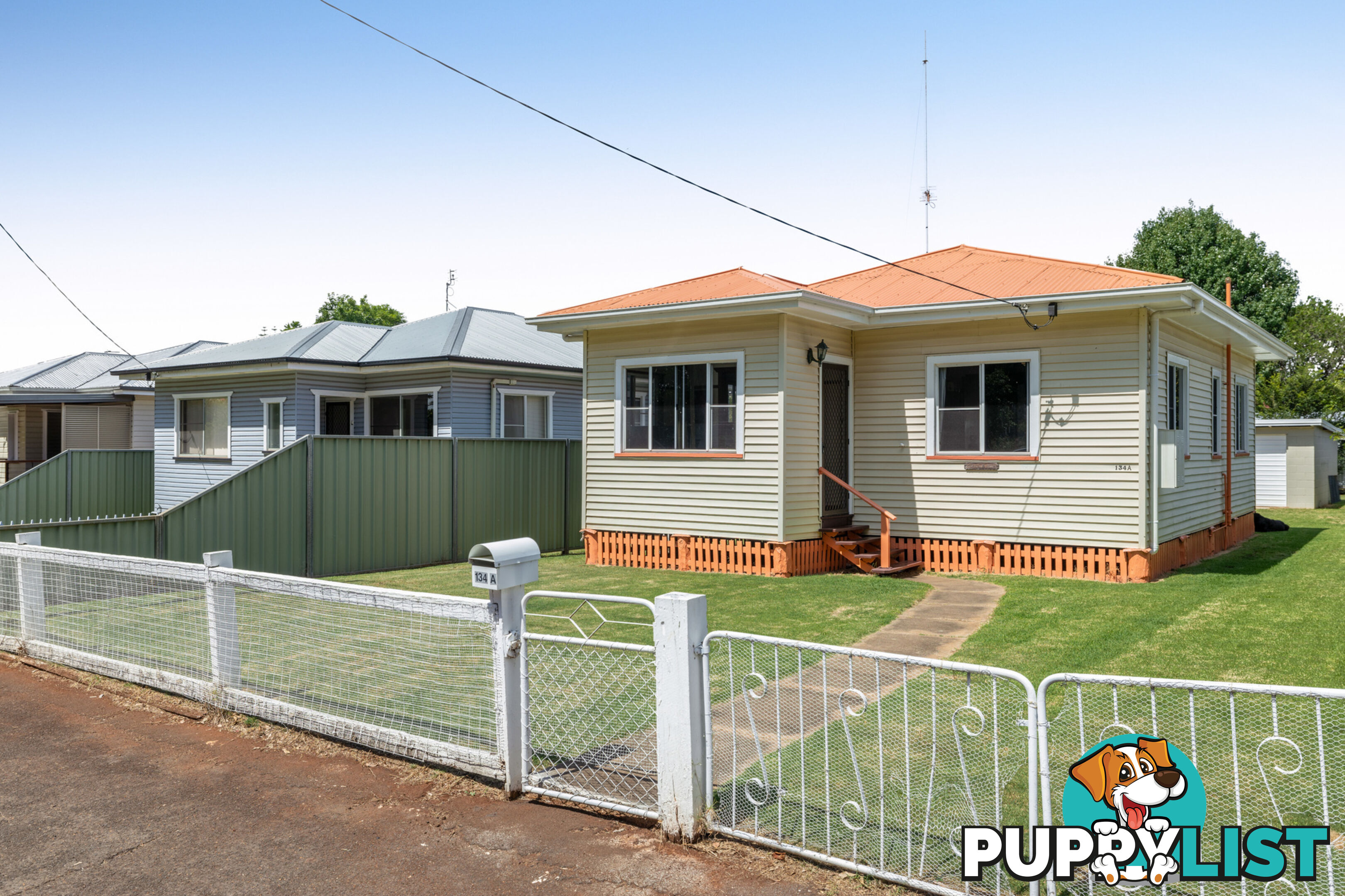 134 & 134A Holberton Street NEWTOWN QLD 4350