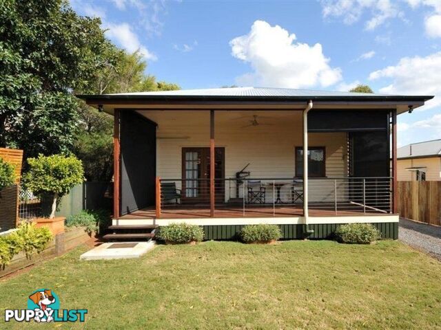 63 Alford Street MOUNT LOFTY QLD 4350