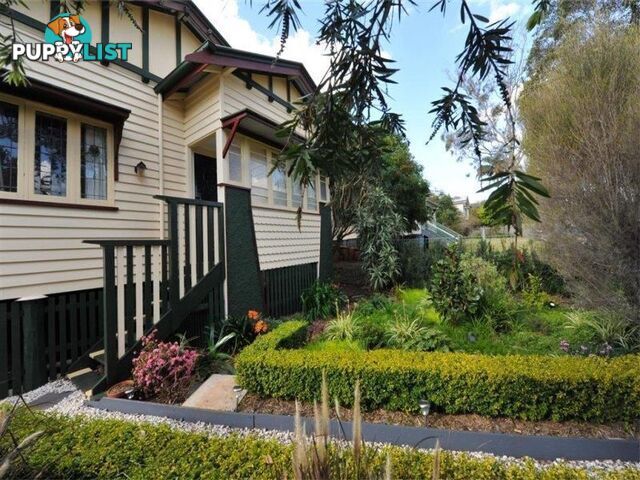 63 Alford Street MOUNT LOFTY QLD 4350