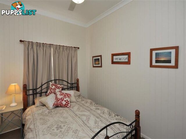 63 Alford Street MOUNT LOFTY QLD 4350